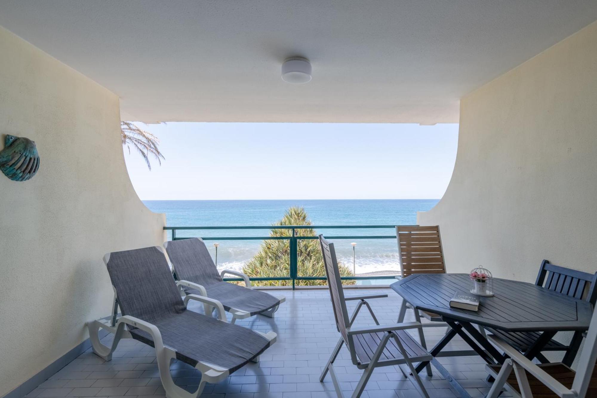 Atlantic View Apartment At Formosa Beach Funchal  Extérieur photo